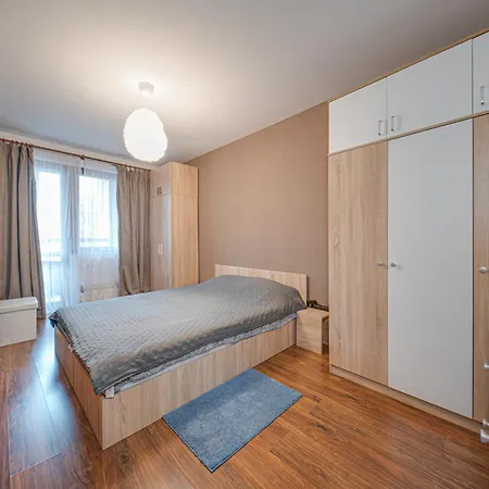 Modern 1-bedroom In Absolute Center شقة