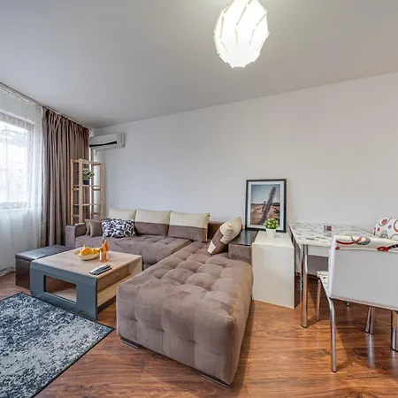 Modern 1-bedroom In Absolute Center Sofia