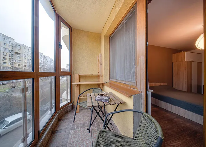 Apartamento Modern 1-bedroom In Absolute Center