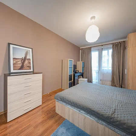 Modern 1-bedroom In Absolute Center