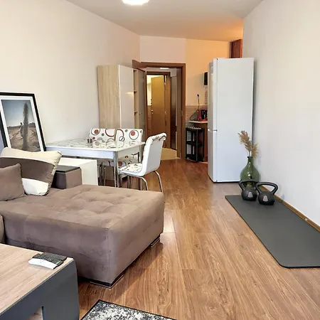 Modern 1-bedroom In Absolute Center Апартаменты София