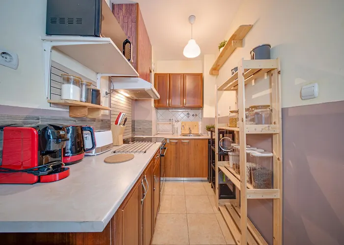 Modern 1-bedroom In Absolute Center Апартаменты