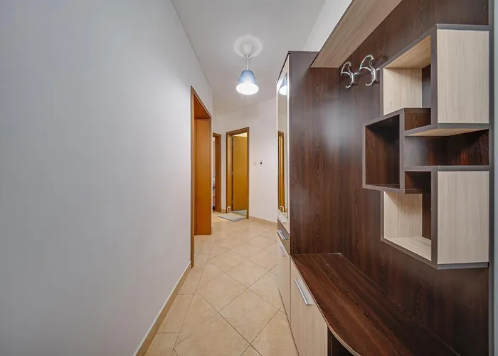Modern 1-bedroom In Absolute Center София