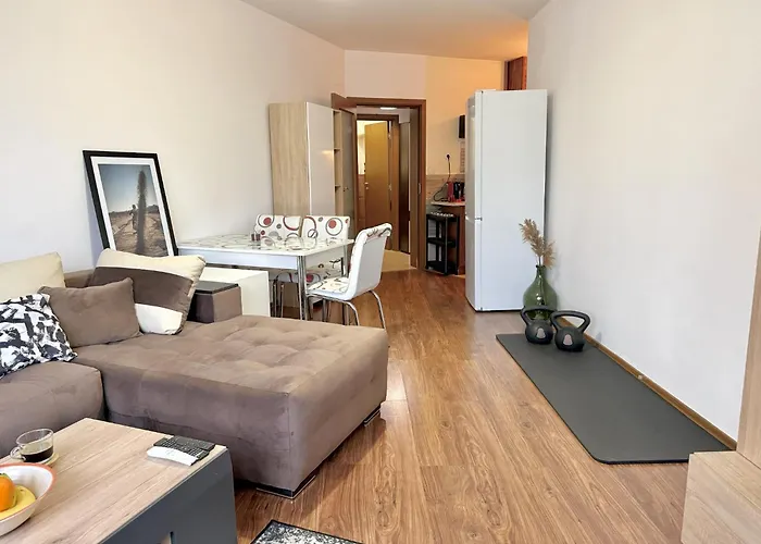 Modern 1-bedroom In Absolute Center Апартаменты София