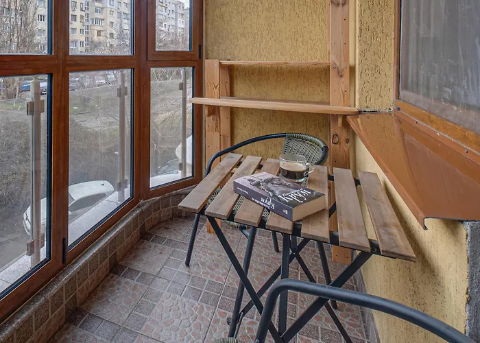 Апартаменты Modern 1-bedroom In Absolute Center София